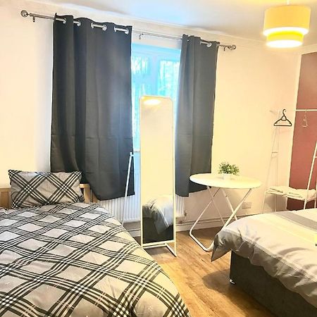 Large Room With Two Bed In Central Лондон Екстер'єр фото