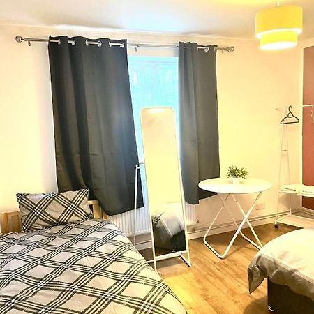 Large Room With Two Bed In Central Лондон Екстер'єр фото