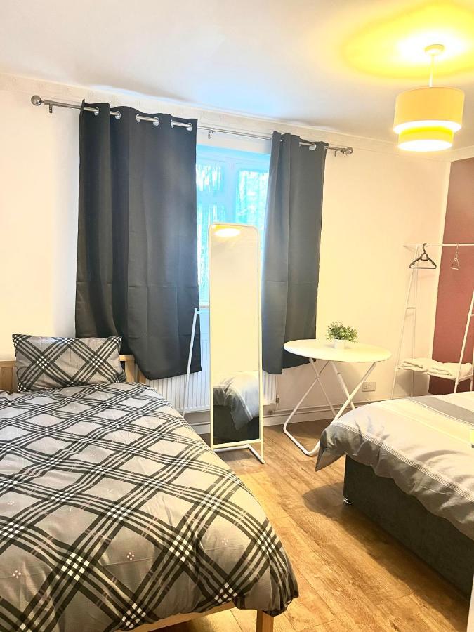 Large Room With Two Bed In Central Лондон Екстер'єр фото