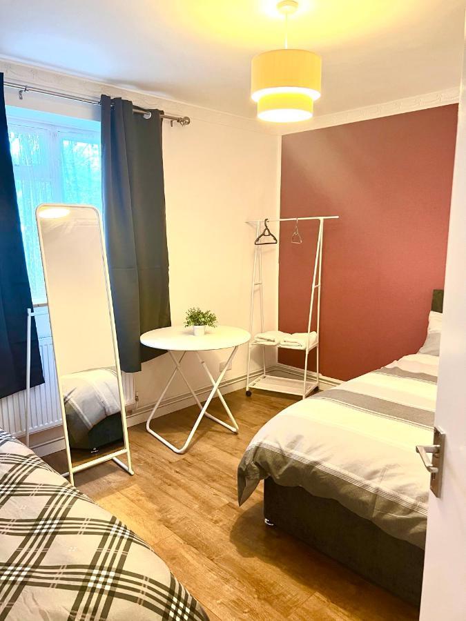 Large Room With Two Bed In Central Лондон Екстер'єр фото